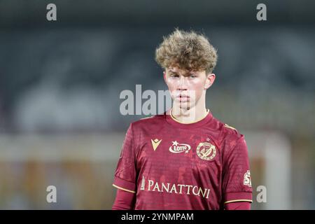 Krakau, Polen. November 2024. Kamil Cybulski von Widzew Lodz wurde während des Polnischen Liga PKO BP Ekstraklasa 2024/2025 zwischen Puszcza Niepolomice und Widzew Lodz im Cracovia Stadion gesehen. Endpunktzahl: Puszcza Niepolomice 2:0 Widzew Lodz. (Foto: Grzegorz Wajda/SOPA Images/SIPA USA) Credit: SIPA USA/Alamy Live News Stockfoto