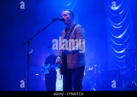 UK. November 2024. LONDON, ENGLAND – 25. NOVEMBER: Jason Isbell von Jason Isbell and the 400 Unit trat am 25. November 2024 im Eventim Apollo in London auf. CAP/MAR © MAR/Capital Pictures Credit: Capital Pictures/Alamy Live News Stockfoto