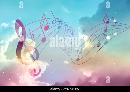 Musikalische Symbole in wunderschönem Himmel mit Wolken, farbig gefärbt Stockfoto