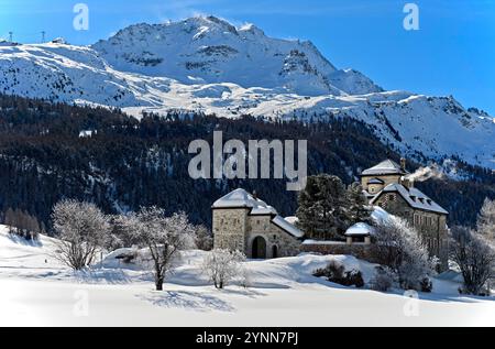 Schloss Crap da Sass im Winter, Silvaplana, Engadin, Graubünden, Schweiz *** Crap da Sass Castle im Winter, Silvaplana, Engadin, Graubünden, Schweiz Stockfoto