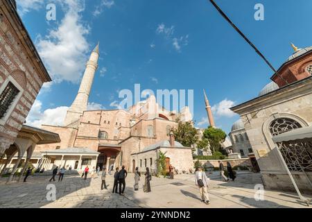 Die Hagia Sophia ist eine ehemalige orthodoxe Patriarchalbasilika, später eine Moschee heute (2024) Stockfoto