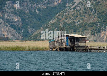 Der Dalyan See, der durch die Flussmündung gebildet wird Stockfoto