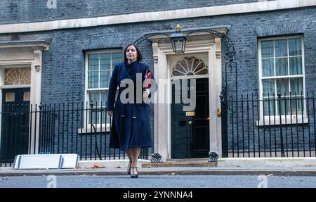 London, England, Großbritannien. November 2024. BRIDGET PHILLIPSON, Staatssekretär für Bildung, verlässt die Kabinettssitzung. (Kreditbild: © Tayfun Salci/ZUMA Press Wire) NUR REDAKTIONELLE VERWENDUNG! Nicht für kommerzielle ZWECKE! Stockfoto