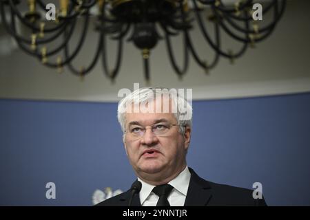 Warschau, Polen. November 2024. Der ukrainische FM Andrii Sybiha trifft sich am 26. November 2024 mit seinem Amtskollegen Radoslaw Sikorski im Außenministerium in Warschau, Polen. (Foto: Jaap Arriens/SIPA USA) Credit: SIPA USA/Alamy Live News Stockfoto
