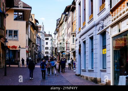 Fußgängerzone im historischen Zentrum. Schaffhausen, Schweiz, Europa. Stockfoto