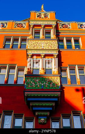 Das Basler Rathaus ist ein 500 Jahre altes Gebäude am Marktplatz in Basel, Kanton Basel-Stadt, Schweiz, Europa. Stockfoto