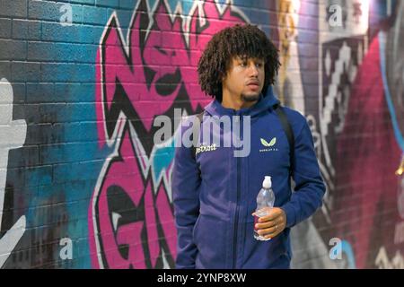 Turf Moor, Burnley, Lancashire, Großbritannien. November 2024. EFL Championship Football, Burnley gegen Coventry City; Han Noah Massengo von Burnley Credit: Action Plus Sports/Alamy Live News Stockfoto