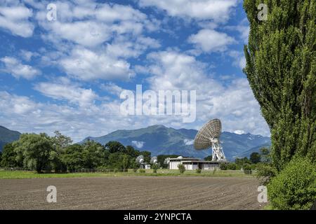 Lario Space Center am Comer See mit seinen Parabolantennen Stockfoto