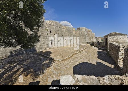 Schloss Porto palermo von innen. Es ist viel Stein ohne Farben Stockfoto