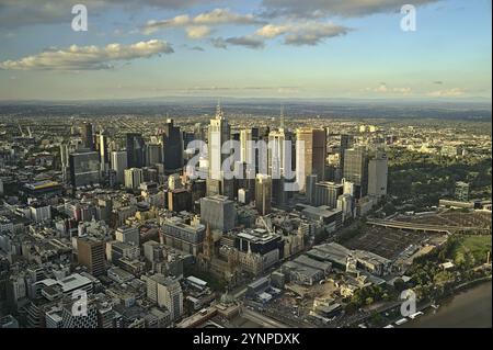 Die Skyline von Melbourne, fotografiert vom Skydeck während der Dämmerung Stockfoto