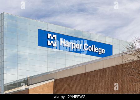 Das Harper College ist ein öffentliches Community College in den Vororten von Chicago, das 1967 eröffnet wurde. Stockfoto