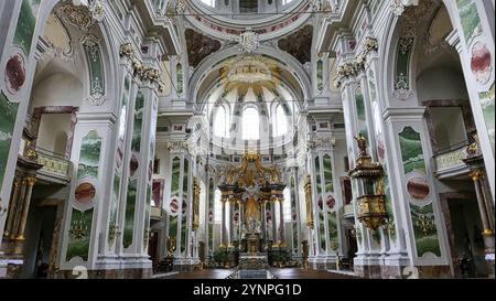 Hochaltar der Jesuitenkirche St. Ignatius und St. Franz Xaver in Mannheim Stockfoto