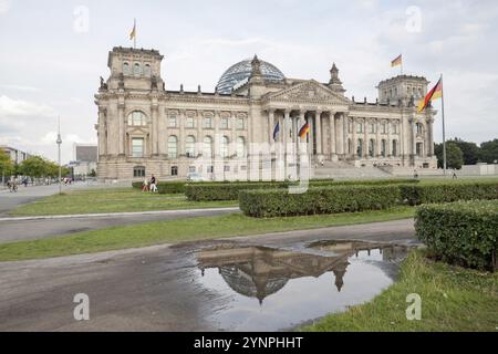 Das Reichstagsgebäude im Sommer 2014. Berlin, Berlin-Brandenburg. Deutschland Stockfoto