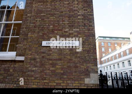 Steinfelder auf dem Gebäude im Lincolns Inn in der Nähe der Chancery Lane in London England Großbritannien. KATHY DEWITT Stockfoto