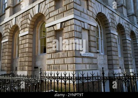 Steinfelder auf dem Gebäude im Lincolns Inn in der Nähe der Chancery Lane in London England Großbritannien. KATHY DEWITT Stockfoto