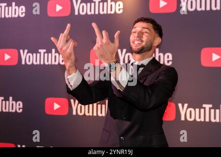 Berlin, Deutschland. November 2024. Lucio101 vor dem Start des YouTube Music Award Dinners im Grill Royal. Quelle: Carsten Koall/dpa/Alamy Live News Stockfoto