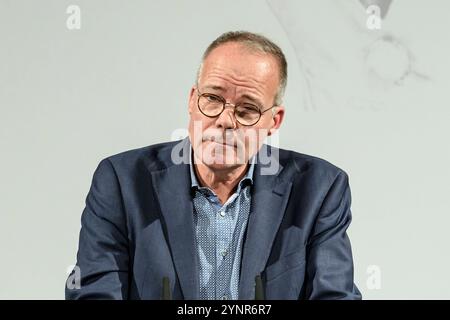 Deutschland, Berlin, Verleihung Regine-Hildebrandt-Preis 2024, SPD, Politik im Atrium, Willy-Brandt-Haus, im Bild v.l.: Matthias Miersch - SPD Generalsekretaer, 26.11. 2024, *** DE, Berlin, Preisverleihung Regine Hildebrandt-Preis 2024, SPD, Politik im Atrium, Willy Brandt Haus, im Bild von links Matthias Miersch SPD Generalsekretär, 26 11 2024, Copyright: HMBxMedia/UwexKoch Stockfoto