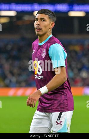 Turf Moor, Burnley, Lancashire, Großbritannien. November 2024. EFL Championship Football, Burnley gegen Coventry City; Jeremy Sarmiento von Burnley Credit: Action Plus Sports/Alamy Live News Stockfoto