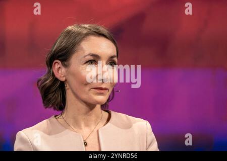 Maischberger am 26. November 2024 aus Köln. Im Bild die Sicherheitsexpertin Claudia Major. Themen in der Talkrunde waren Koalitionsmöglichkeiten nach dem Ampel-aus sowie die neue Situation der Bundeswehr vor dem Hintergrund von Trumps Wahl zum US-Präsidenten und des Ukraine-Krieges. Köln Nordrhein-Westfalen Deutschland *** Maischberger am 26. November 2024 aus Köln im Bild die Sicherheitsexpertin Claudia Hauptthemen in der Talkrunde waren Koalitionsmöglichkeiten nach dem Ampelende sowie die neue Situation der Bundeswehr vor dem Hintergrund der Trumpfwahl als US-PR Stockfoto