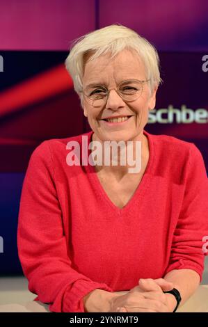 Journalistin Ulrike Herrmann, Wirtschaftskorrespondentin der taz, zu Gast in der ARD Talkshow Maischberger *** Journalistin Ulrike Herrmann, Wirtschaftskorrespondentin der taz, als Gast in der ARD Talkshow Maischberger Stockfoto