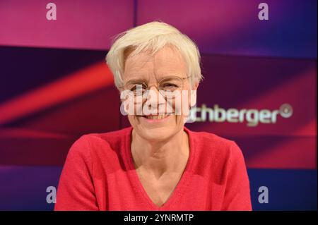 Journalistin Ulrike Herrmann, Wirtschaftskorrespondentin der taz, zu Gast in der ARD Talkshow Maischberger *** Journalistin Ulrike Herrmann, Wirtschaftskorrespondentin der taz, als Gast in der ARD Talkshow Maischberger Stockfoto