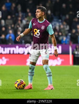 Jeremy Sarmiento von Burnley in Aktion während des Sky Bet Championship Matches Burnley gegen Coventry City in Turf Moor, Burnley, Großbritannien, 26. November 2024 (Foto: Craig Thomas/News Images) in, 27.11.2024. (Foto: Craig Thomas/News Images/SIPA USA) Credit: SIPA USA/Alamy Live News Stockfoto