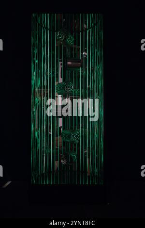 London, UK, 26. November 2024, Electric Dreams öffnet im Tate Modern vom 28. November bis 1. Juni 2025. Kunst und Technik vor dem Internet erkunden. Entdecken Sie, wie Künstler Maschinen und Algorithmen verwendeten, um zwischen den 1950er und den frühen 1990er Jahren faszinierende und umwerfende Kunst zu kreieren, Andrew Lalchan Photography/Alamy Live News Stockfoto