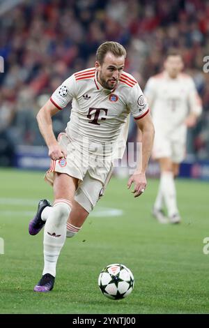 Muenchen, Ger. November 2024. Bild v.l.: Harry Kane (FC Bayern München, 9), 26.11.2024, Fussball, UEFA Champions League, Bayern München - Paris St. Germain, GER, München, Allianz Arena, DFL-VORSCHRIFTEN VERBIETEN DIE VERWENDUNG VON FOTOGRAFIEN ALS BILDSEQUENZEN UND/ODER QUASI-VIDEO. Quelle: HMB Media/Alamy Live News Stockfoto