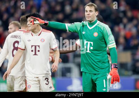 Muenchen, Ger. November 2024. Bild v.l.: Torwart Manuel neuer (FC Bayern München, 1), 26.11.2024, Fußball, UEFA Champions League, Bayern München - Paris St. Germain, GER, München, Allianz Arena, DFL-VORSCHRIFTEN VERBIETEN DIE VERWENDUNG VON FOTOGRAFIEN ALS BILDSEQUENZEN UND/ODER QUASI-VIDEO. Quelle: HMB Media/Alamy Live News Stockfoto