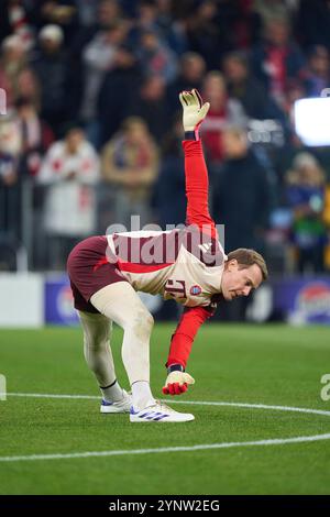 München, Deutschland. November 2024. Manuel NEUER, Torhüter FCB 1 beim warm-up in der Liga Phase MD5 Spiel FC BAYERN MÜNCHEN - PARIS SG 1-0 Fußball UEFA Champions League in der Saison 2024/2025 in München, 26. November 2024, FCB, 5. Spieltag, München Fotograf: ddp Images/STAR-Images Credit: ddp Media GmbH/Alamy Live News Stockfoto