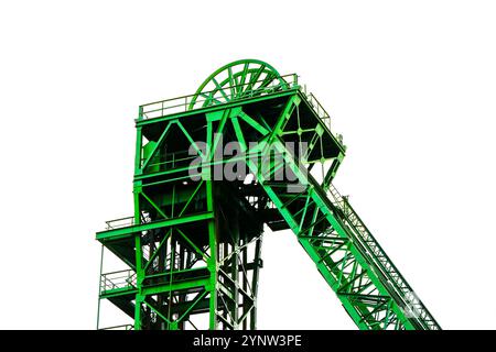 Windungsturm eines stillgelegten Bergwerks im Ruhrgebiet. Stockfoto