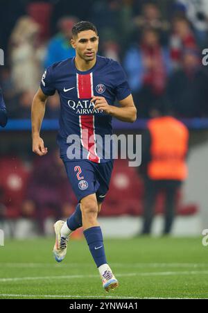 München, Deutschland. November 2024. Achraf Hakimi, PSG 2 in der Liga Phase MD5 Spiel FC BAYERN MÜNCHEN - PARIS SG 1-0 Fußball UEFA Champions League in der Saison 2024/2025 in München, 26. November 2024, FCB, 5. Spieltag, München Fotograf: ddp Images/STAR-Images Credit: ddp Media GmbH/Alamy Live News Stockfoto