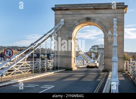 Die Marlow Bridge wurde 1829 mit der Überquerung des Aston martin gebaut. Stockfoto