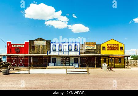 Seligman, USA – 8. Juli 2008: Das historische Seligman-Depot an der historischen Route 66 in Seligman, AZ, USA. Das 1904 erbaute Depot Seligmans ist heute das beste Stockfoto