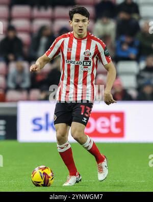 Sunderland, Großbritannien. November 2024. Luke O'Nien von Sunderland während des Sky Bet Championship Matches Sunderland gegen West Bromwich Albion im Stadion of Light, Sunderland, Vereinigtes Königreich, 26. November 2024 (Foto: Alfie Cosgrove/News Images) in Sunderland, Vereinigtes Königreich am 27. November 2024. (Foto: Alfie Cosgrove/News Images/SIPA USA) Credit: SIPA USA/Alamy Live News Stockfoto