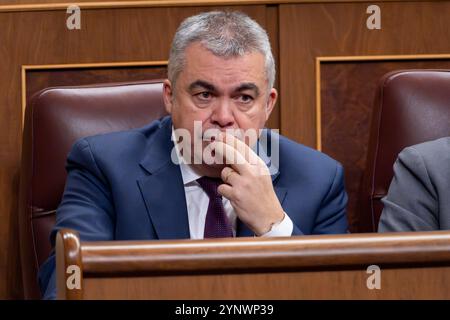 Spanische Politik 2024: Regierungskontrolle auf dem Kongress der Abgeordneten Santos Cerdan, Abgeordneter der PSOE, auf dem spanischen Abgeordnetenkongress am 9. Oktober 2024 in Madrid, Spanien. Die Regierungskontrolle wurde von den Oppositionsparteien dringend aufgefordert, die Maßnahmen der Regierung in Bezug auf die Migrationskrise zu überprüfen und zu diskutieren. Madrid Kongress der Abgeordneten Madrid Spanien Copyright: XAlbertoxGardinx AGardin 20241127 Politics Spain Congress 206 Stockfoto