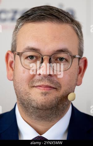 Ondrej Soska, generalkommissar der tschechischen Beteiligung, nimmt an einer Pressekonferenz zur Teilnahme der Tschechischen Republik an der Weltausstellung 2025 in Osaka, Japan, am 27. November 2024 in Prag Teil. Tschechische Republik. (CTK Photo/Ondrej Deml) Stockfoto