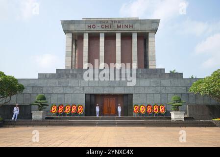 HANOI, VIETNAM - 10. JANUAR 2016: Ho Chi Minh Mausoleum Building Stockfoto