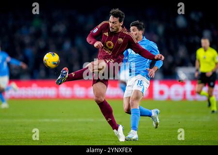 Neapel, Italien. November 2024. Mats Hummels von AS Roma während der Serie A Enilive Match zwischen SSC Neapel und AS Roma im Stadio Diego Armando Maradona am 24. November 2024 in Neapel Credit: Giuseppe Maffia/Alamy Live News Stockfoto