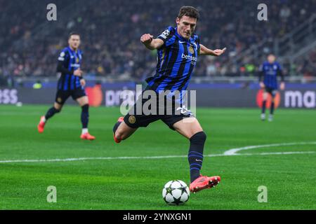 Mailand, Italien. November 2024. Benjamin Pavard vom FC Internazionale in Aktion während der UEFA Champions League 2024/25-Phase - Matchday 5 Fußballspiel zwischen FC Internazionale und RB Leipzig im San Siro Stadium Credit: dpa/Alamy Live News Stockfoto