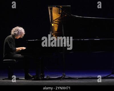 Giovanni Allevi während GIOVANNI ALLEVI - PIANO SOLO TOUR 2024, italienisches Sängermusikkonzert in Verona, Italien, 25. November 2024 Stockfoto