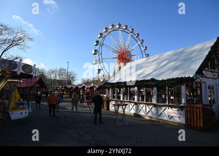 Berlin, Deutschland. November 2024. Weihnachtsmarkt am Alexanderplatz in Berlin, 26. November 2024. Quelle: Jaromir Mrhal/CTK Photo/Alamy Live News Stockfoto