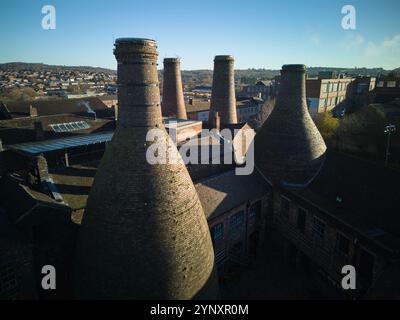 Das Gladstone Pottery Museum in Longton, Stoke-on-Trent, ist eine erhaltene viktorianische Keramikfabrik. Es bietet interaktive Ausstellungen und historische Öfen Stockfoto