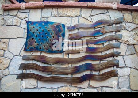 Pueblo, Colorado - eine amerikanische Flagge aus Stahl vor dem Center for American Values. Das Zentrum zeigt Fotografien der Kongressmedaille 140 Stockfoto