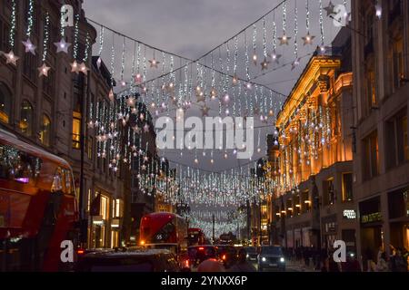 London, Großbritannien. November 2024. Weihnachtsbeleuchtung in der Oxford Street. Quelle: Vuk Valcic/Alamy Stockfoto