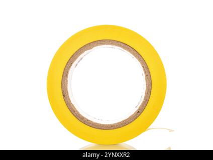 Eine Rolle Isolierband, Nahaufnahme, isoliert auf weißem Hintergrund. Stockfoto