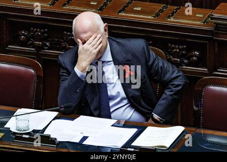 Roma, Italien. November 2024. IL ministro della Giustizia Carlo Nordio durante il Fragestunde alla Camera dei deputati, Roma, Mercoled&#xec;, 27. November 2024 (Foto Roberto Monaldo/LaPresse) Justizminister Carlo Nordio während der Fragestunde in der Abgeordnetenkammer in Rom, Mittwoch, 27. November 2024 (Foto: Roberto Monaldo/LaPresse) Credit: LaPresse/Alamy Live News Stockfoto