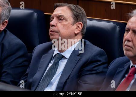 Madrid, Spanien. November 2024. Luis Plana, spanischer Landwirtschaftsminister, auf dem spanischen Abgeordnetenkongress. Die Kontrollsitzung der Regierung wurde aufgerufen, über die Maßnahmen zu berichten, die die spanische Regierung zur Unterstützung der regionalen und lokalen Verwaltungen bei der Bewältigung der Notlage durchgeführt hat, die durch die isolierte Hochwasserkrise auf oberster Ebene (DANA) zwischen dem 28. Oktober und dem 4. November 2024 verursacht wurde. (Foto: Alberto Gardin/SOPA Images/SIPA USA) Credit: SIPA USA/Alamy Live News Stockfoto