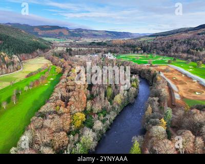 Drohnenansicht von Taymouth Castle Estate Kenmore aus der Vogelperspektive Stockfoto