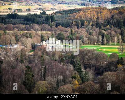 Drohnenansicht von Taymouth Castle Kenmore aus der Vogelperspektive Stockfoto